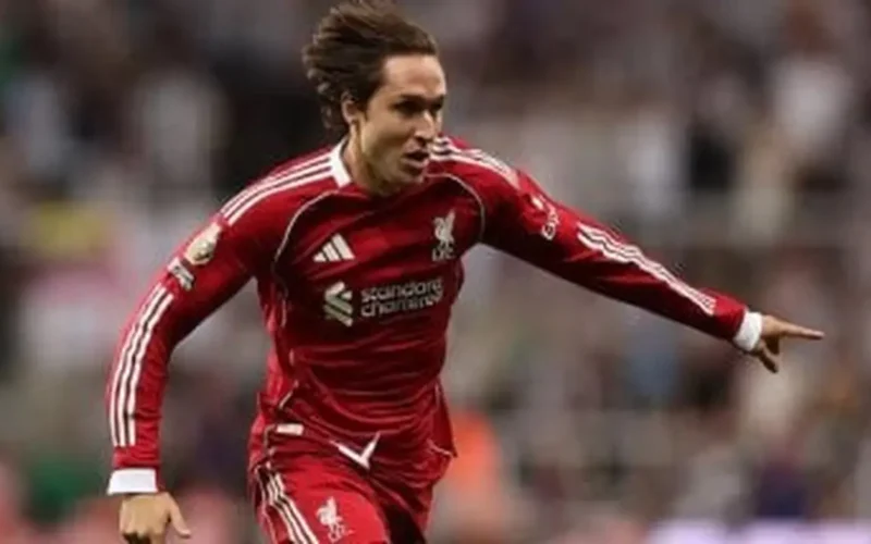 مفاوضات ساخنة.. يوفنتوس يسعى لاستعادة كييزا من ليفربول